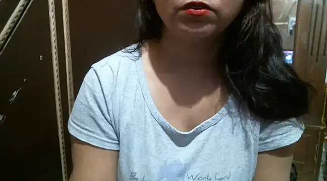 Snapshot of UrsMansi chatting on February 2025 04:26:01 AM UrsMansi online show from February 2025 04:26:01 AM