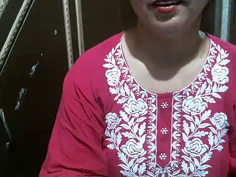 Snapshot of UrsMansi chatting on September 2025 06:17:01 AM UrsMansi online show from September 2025 06:17:01 AM