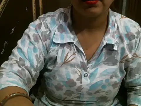 Snapshot of UrsMansi chatting on October 2025 07:09:02 AM UrsMansi online show from October 2025 07:09:02 AM