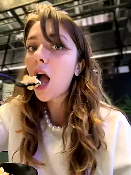 MariiD online show from December 2024 10:07:01 AM