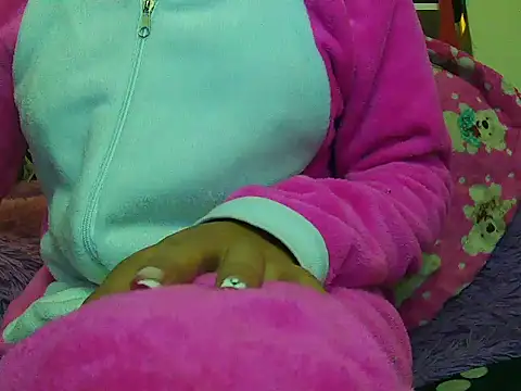 Snapshot of pamelasophia19 chatting on January 2025 12:47:02 PM pamelasophia19 online show from January 2025 12:47:02 PM