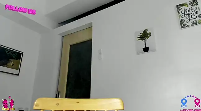 Snapshot of hottycrishina chatting on December 2024 10:18:02 AM hottycrishina online show from December 2024 10:18:02 AM