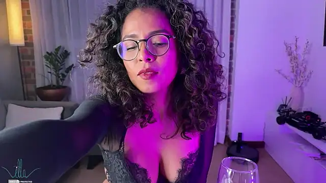 Snapshot of illaroom chatting on January 2025 11:45:02 PM illaroom online show from January 2025 11:45:02 PM