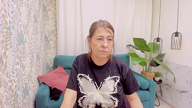 Snapshot of LindaPassionate chatting on July 2026 01:15:01 PM LindaPassionate online show from July 2026 01:15:01 PM