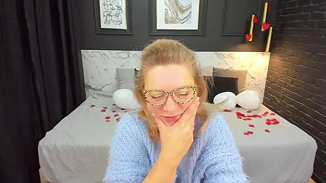 LeaPure online show from February 2025 11:39:02 AM