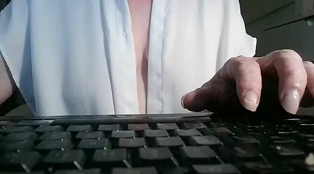 Snapshot of heidi60 chatting on February 2025 02:32:02 PM heidi60 online show from February 2025 02:32:02 PM