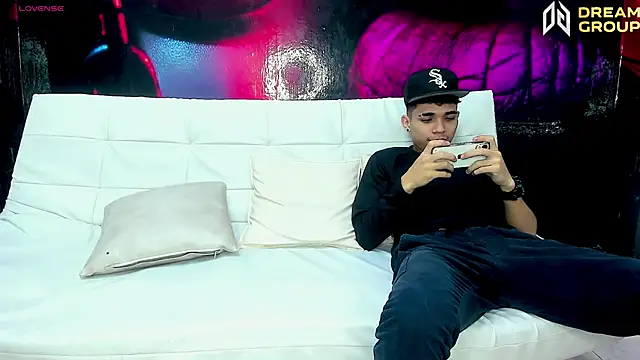 AmazingPartys online show from April 2026 07:37:02 PM