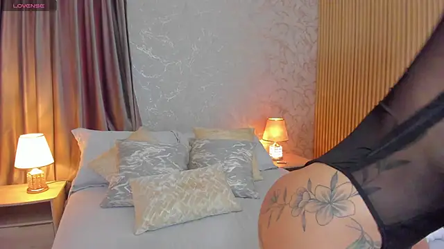 Sarah Stone  online show from October 2025 08:31:01 PM