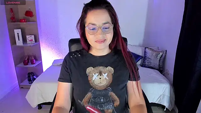 Snapshot of anastasia_bee chatting on December 2024 11:11:01 AM anastasia bee online show from December 2024 11:11:01 AM