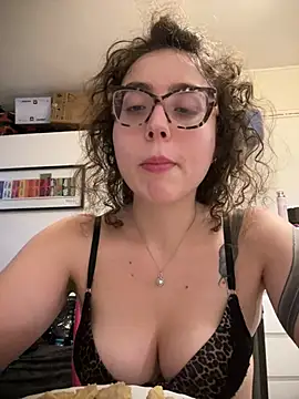 ladyturtle online show from August 2026 11:52:02 PM