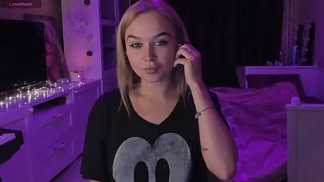 MaryDreaminess online show from March 2025 07:36:01 PM