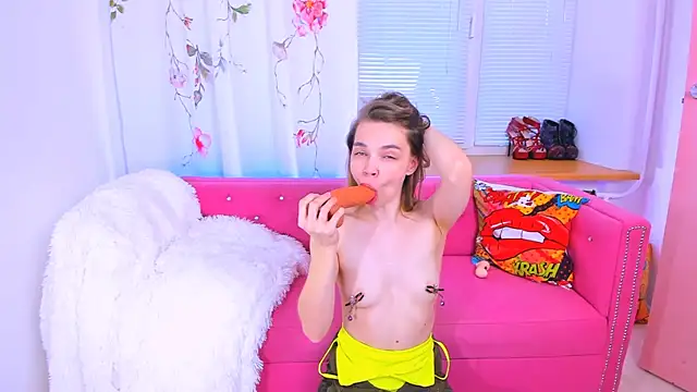 Snapshot of The_Deep_Passion chatting on March 2025 12:43:01 PM The Deep Passion online show from March 2025 12:43:01 PM