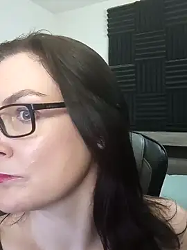 DesreRose online show from April 2026 08:29:02 PM