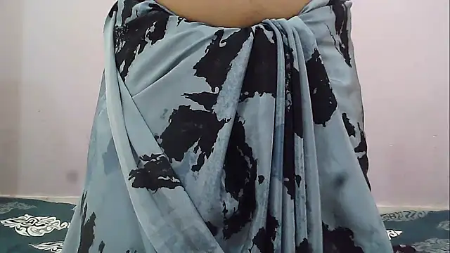 Snapshot of HotyRose chatting on November 2025 05:01:02 PM HotyRose online show from November 2025 05:01:02 PM