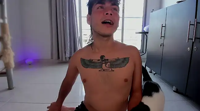 Snapshot of Ryan_picato chatting on December 2024 07:43:02 PM Ryan picato online show from December 2024 07:43:02 PM