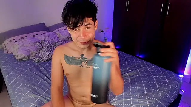 Snapshot of Ryan_picato chatting on December 2024 07:48:02 PM Ryan picato online show from December 2024 07:48:02 PM