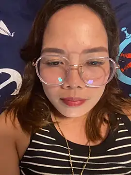 BURBERRY69 online show from October 2025 10:44:01 AM