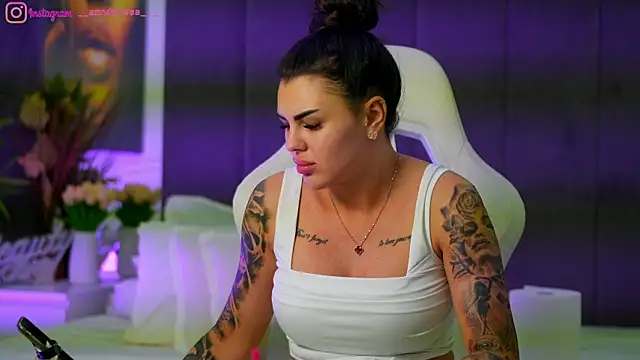 Snapshot of perfectt33n chatting on November 2025 06:52:02 PM perfectt33n online show from November 2025 06:52:02 PM