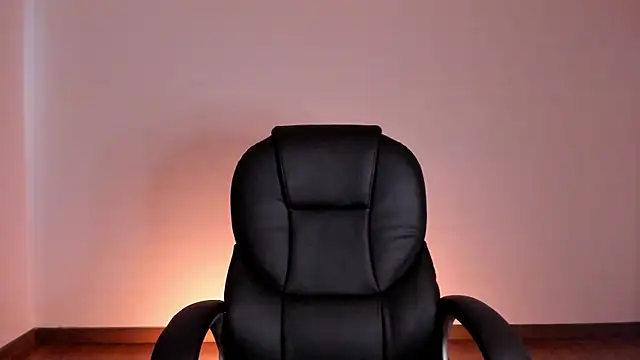 HazelKush online show from October 2025 08:06:02 PM