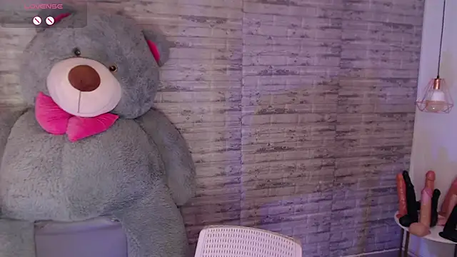 TinnaCobb online show from April 2026 04:30:01 PM