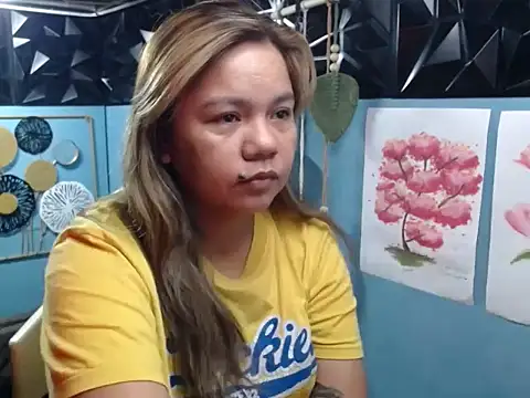 ambersmile online show from December 2025 09:30:01 PM