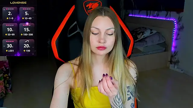 BiMolly online show from April 2026 10:22:02 PM