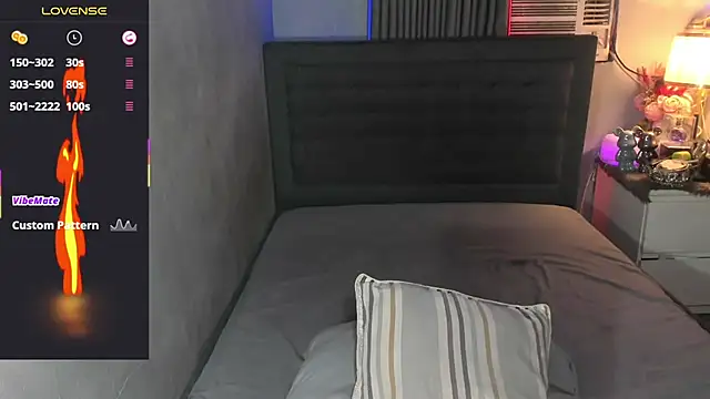 Snapshot of PrettyYoungHugeCockTS chatting on February 2026 02:33:01 AM PrettyYoungHugeCockTS online show from February 2026 02:33:01 AM