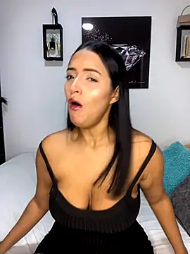 Snapshot of Shantal_Lovee chatting on November 2025 09:46:02 PM Shantal Lovee online show from November 2025 09:46:02 PM