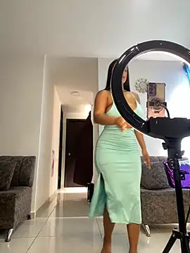 Snapshot of Shantal_Lovee chatting on November 2025 06:29:01 PM Shantal Lovee online show from November 2025 06:29:01 PM