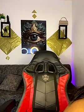 Snapshot of Shantal_Lovee chatting on December 2025 02:43:02 AM Shantal Lovee online show from December 2025 02:43:02 AM