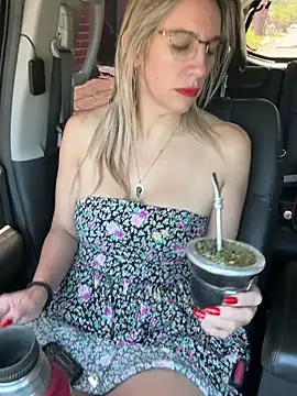 Snapshot of Gatitacarlita chatting on December 2024 03:03:01 PM Gatitacarlita online show from December 2024 03:03:01 PM