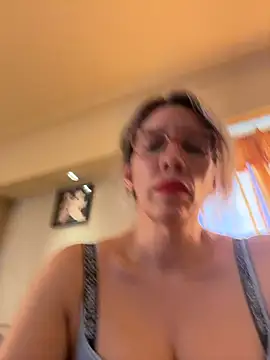 Snapshot of Gatitacarlita chatting on November 2025 06:51:02 PM Gatitacarlita online show from November 2025 06:51:02 PM