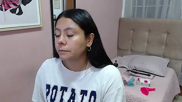 Snapshot of valevicious chatting on February 2025 07:42:02 PM valevicious online show from February 2025 07:42:02 PM