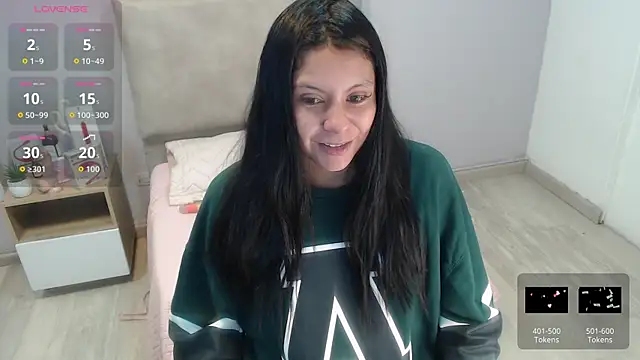 Snapshot of valevicious chatting on November 2025 06:40:01 PM valevicious online show from November 2025 06:40:01 PM