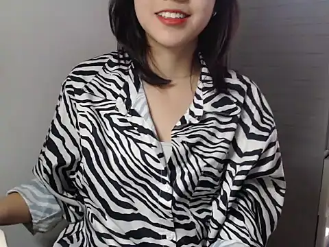 Snapshot of Bigg_Pussyy_Catt chatting on December 2024 07:01:01 AM Bigg Pussyy Catt online show from December 2024 07:01:01 AM