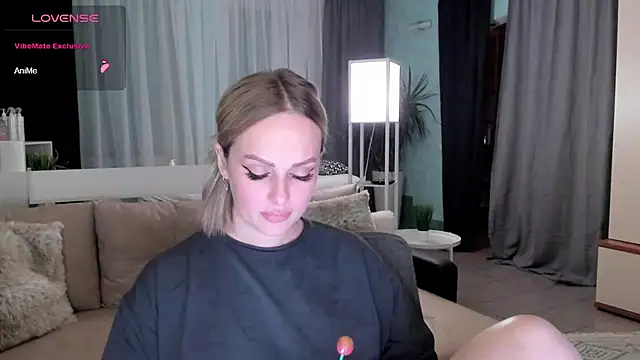 Libby Nora online show from December 2024 02:46:02 PM