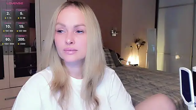 Libby Nora online show from November 2025 09:10:02 AM