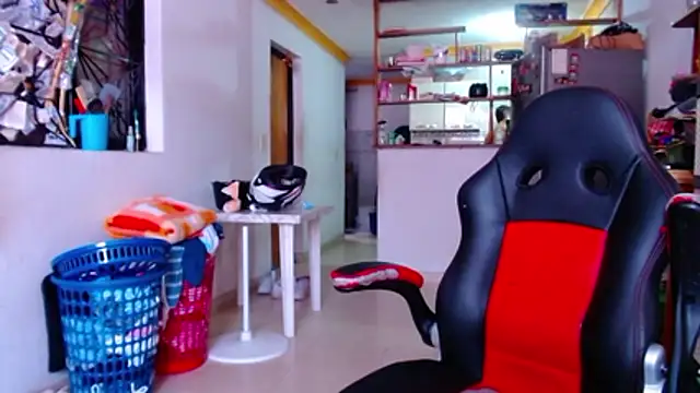 Lion Grrr online show from November 2025 02:37:02 PM