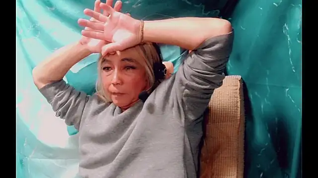 DLPnaoki8 online show from November 2025 02:10:02 PM