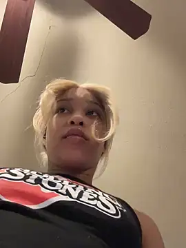 Snapshot of nikkiibabby chatting on February 2025 09:52:02 PM nikkiibabby online show from February 2025 09:52:02 PM