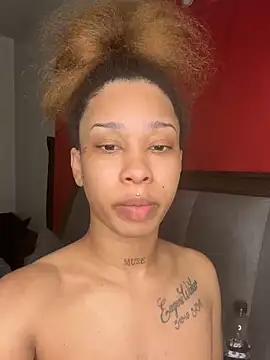 Snapshot of nikkiibabby chatting on February 2025 01:38:01 AM nikkiibabby online show from February 2025 01:38:01 AM