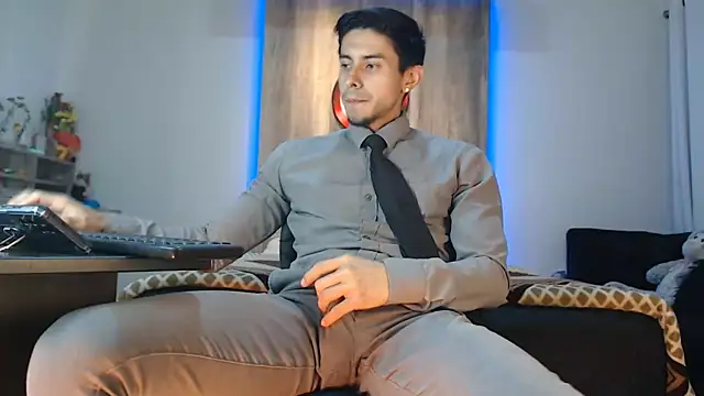 Andrew 4  online show from September 2025 04:12:01 AM