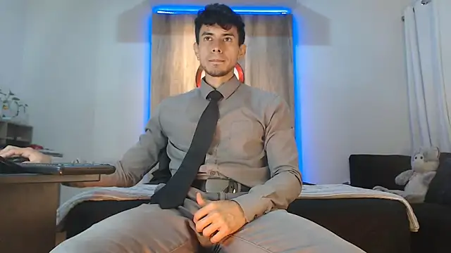 Andrew 4  online show from October 2025 01:39:02 AM