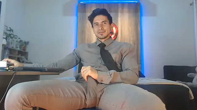 Andrew 4  online show from November 2025 03:31:01 AM