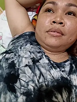 Snapshot of XXLorie_02 chatting on July 2026 04:25:01 AM XXLorie 02 online show from July 2026 04:25:01 AM