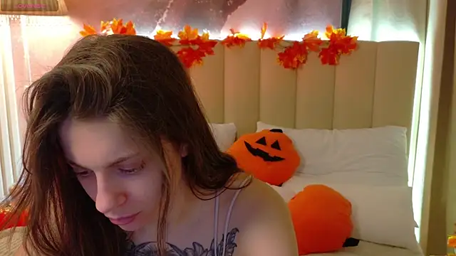 Eille Elfie online show from October 2025 04:45:01 AM