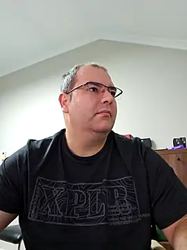 Andrew1900529 online show from November 2025 05:31:02 AM