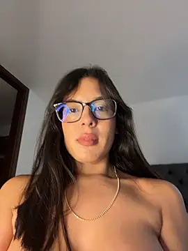 Snapshot of kamivolkano chatting on November 2025 07:27:02 PM kamivolkano online show from November 2025 07:27:02 PM