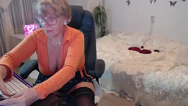 Ghertrude52 online show from October 2025 03:14:01 AM