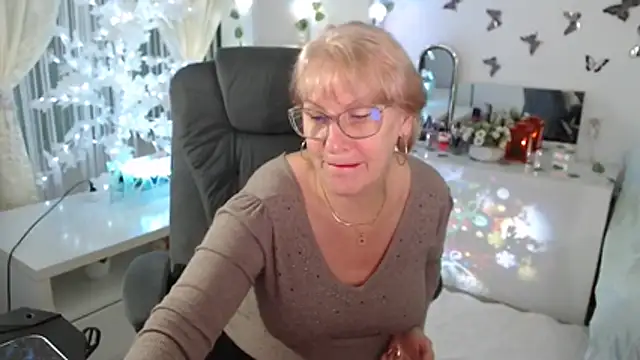 Ghertrude52 online show from December 2025 04:07:01 AM